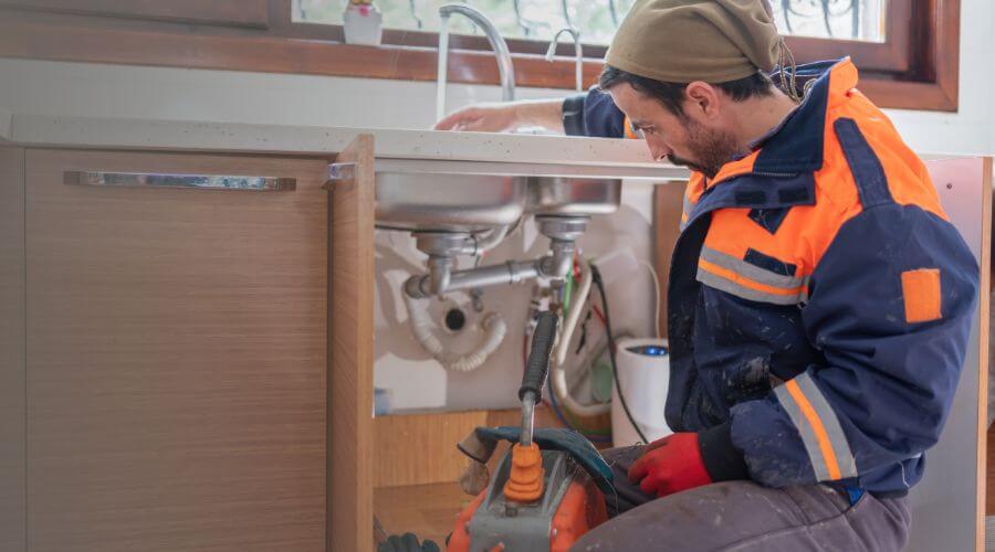 Expert burst pipe repair services in Milledgeville, IL